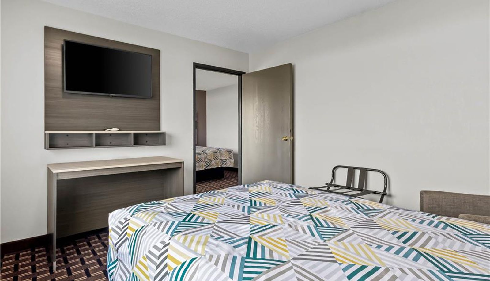 Room - Rodeway Inn & Suites North Sioux City I-29