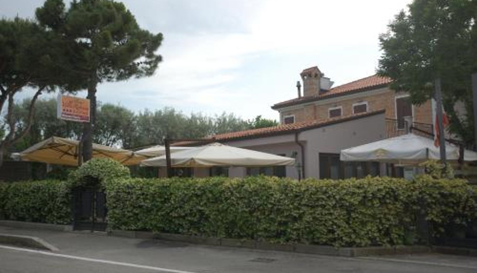 Area esterna dell'hotel - Hotel Villa Robinia