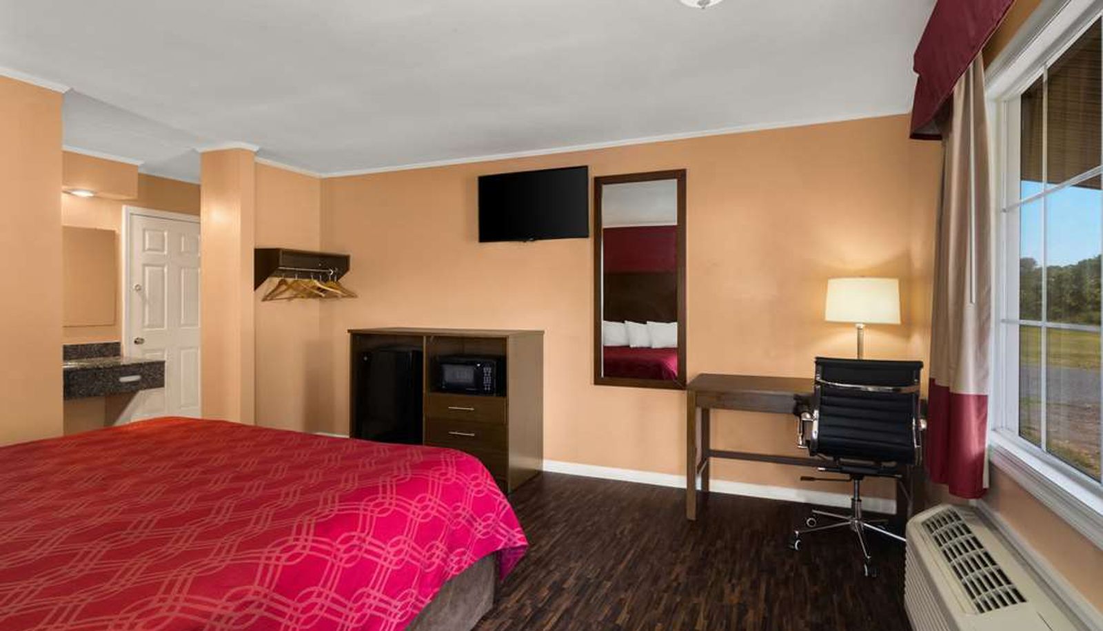 Room - Econo Lodge Cornersville I-65