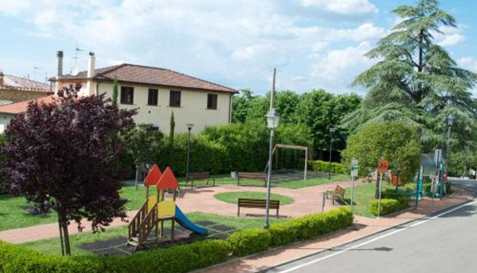 Zewnętrzna część hotelu - Residence Giuly Rosselmini