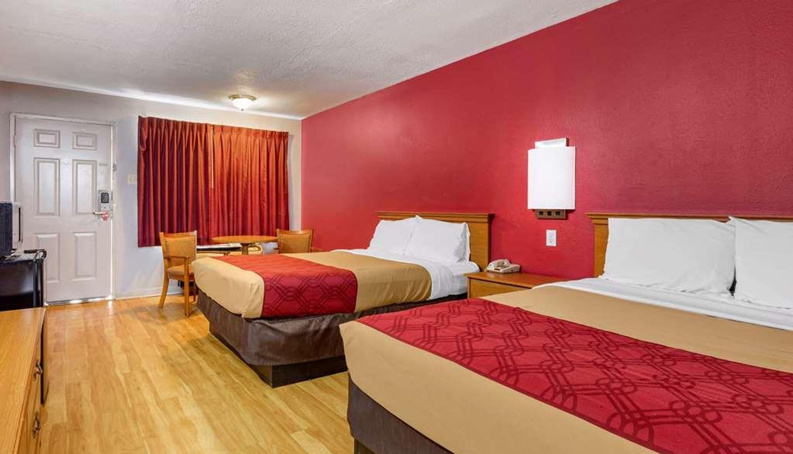 Quadruple room - Econo Lodge Wichita Falls Downtown