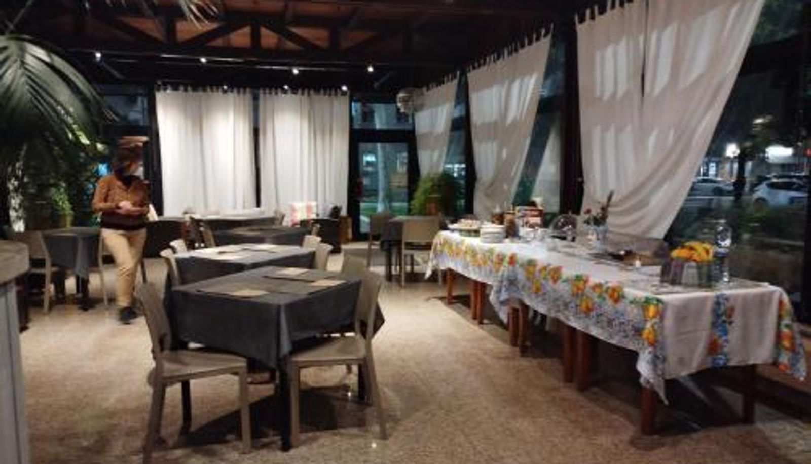Salle de petit-déjeuner dans le restaurant - Hotel Milano San Giovanni Lupatoto