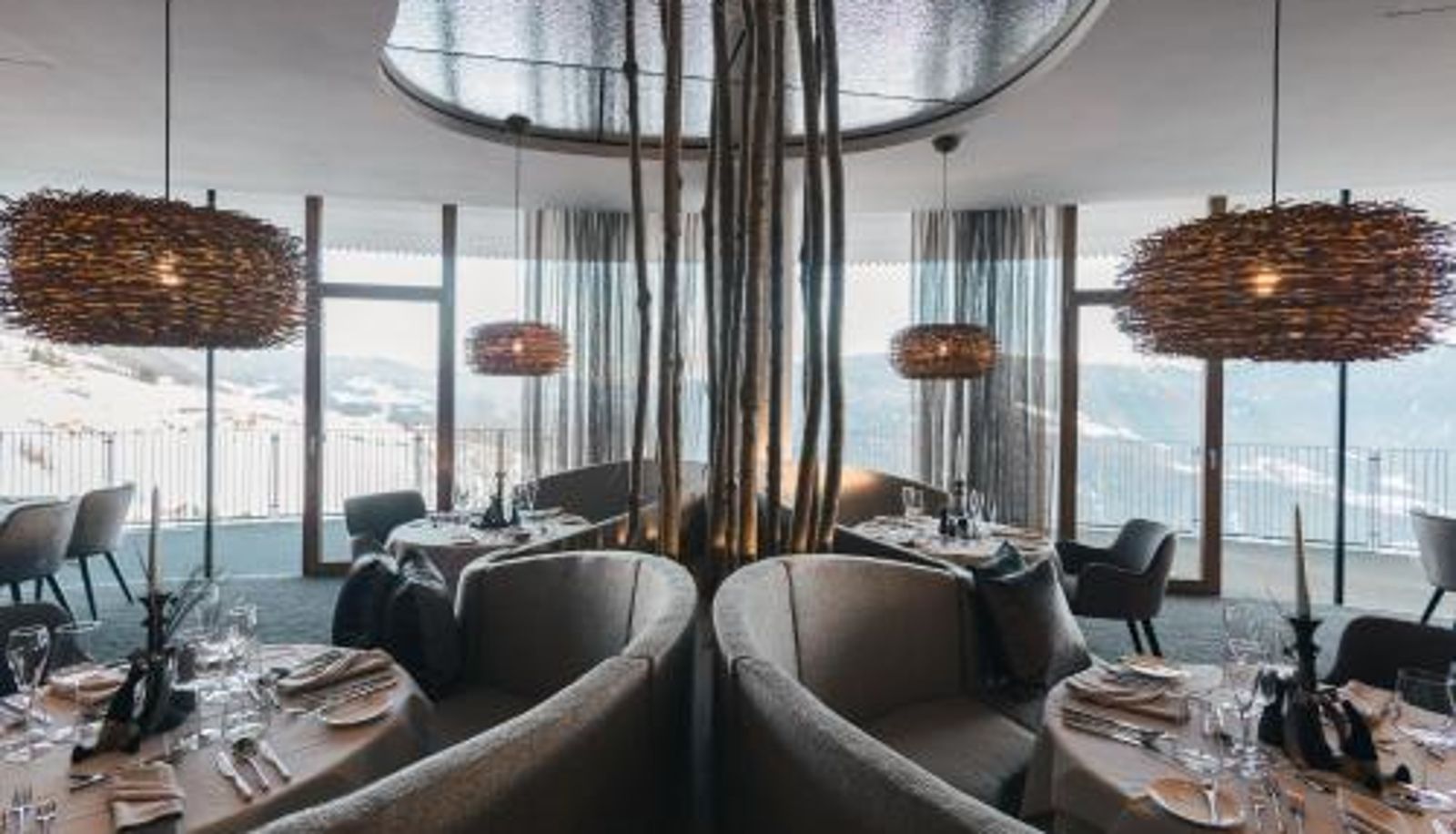 Salle de petit-déjeuner dans le restaurant - Hotel Familiamus