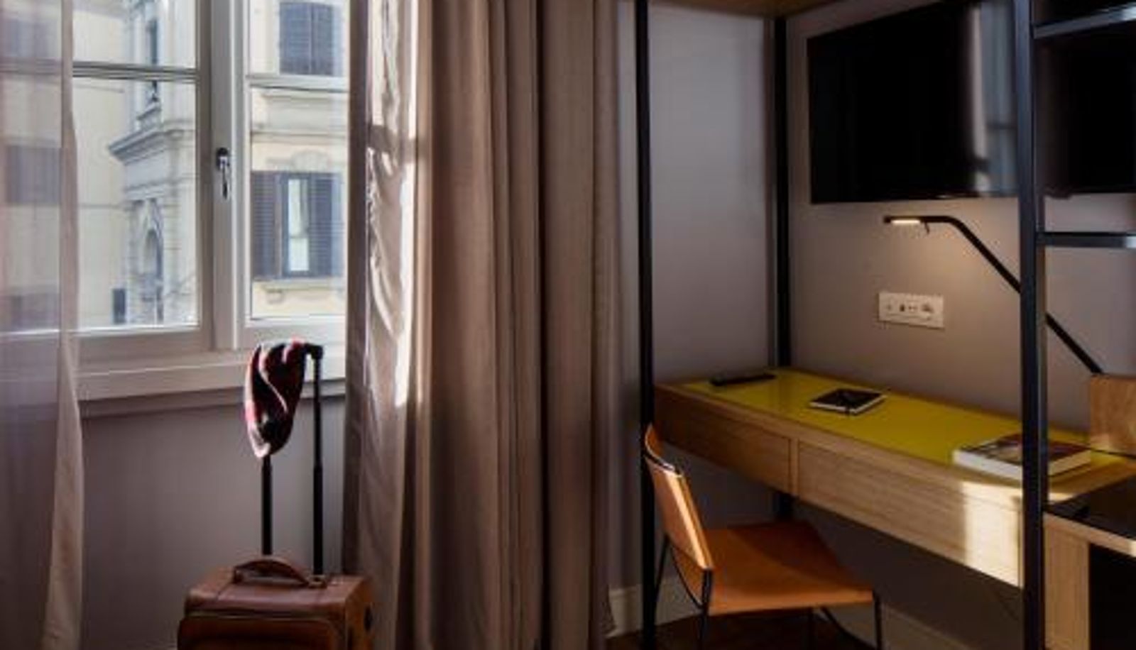 Zimmer - The Frame Hotel