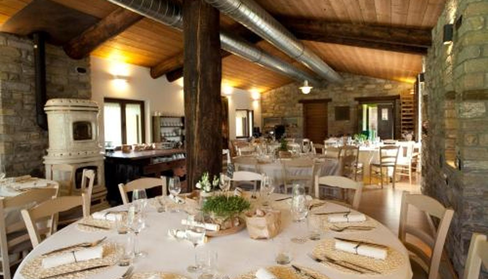 Salle de petit-déjeuner dans le restaurant - Cascina Borgofrancone