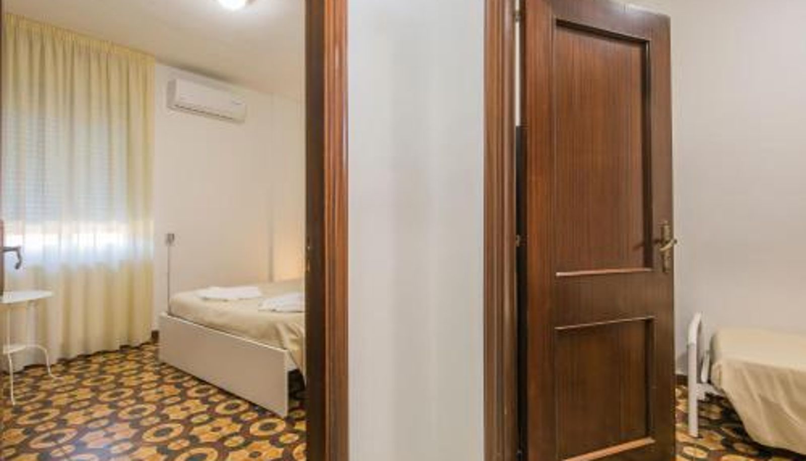 Room - Hotel Rosy