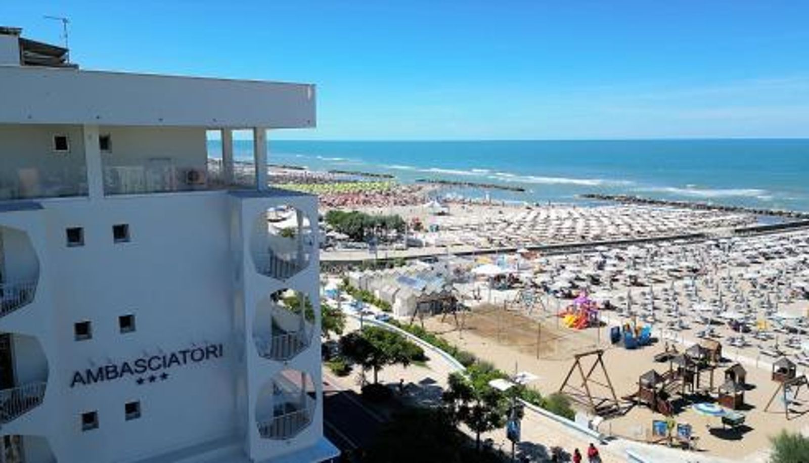 Info - Hotel Ambasciatori Beach Front Breakfast e Brunch XXL fino alle 12 30