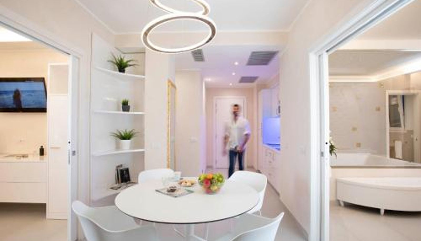 Info - White Suite & Apartments
