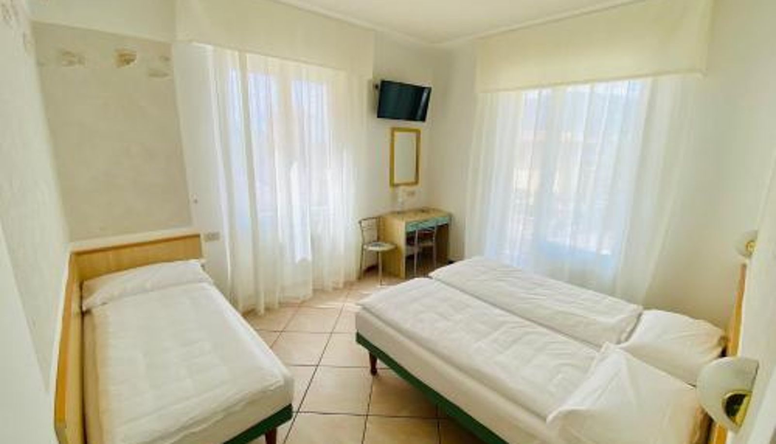 Pokój trzyosobowy - Hotel Ideal