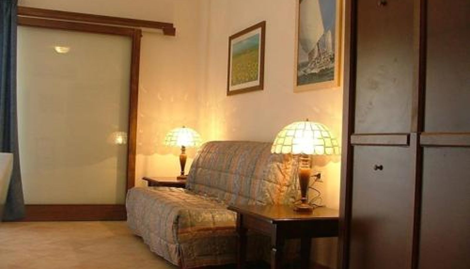 Info - Residence Dolores Castle