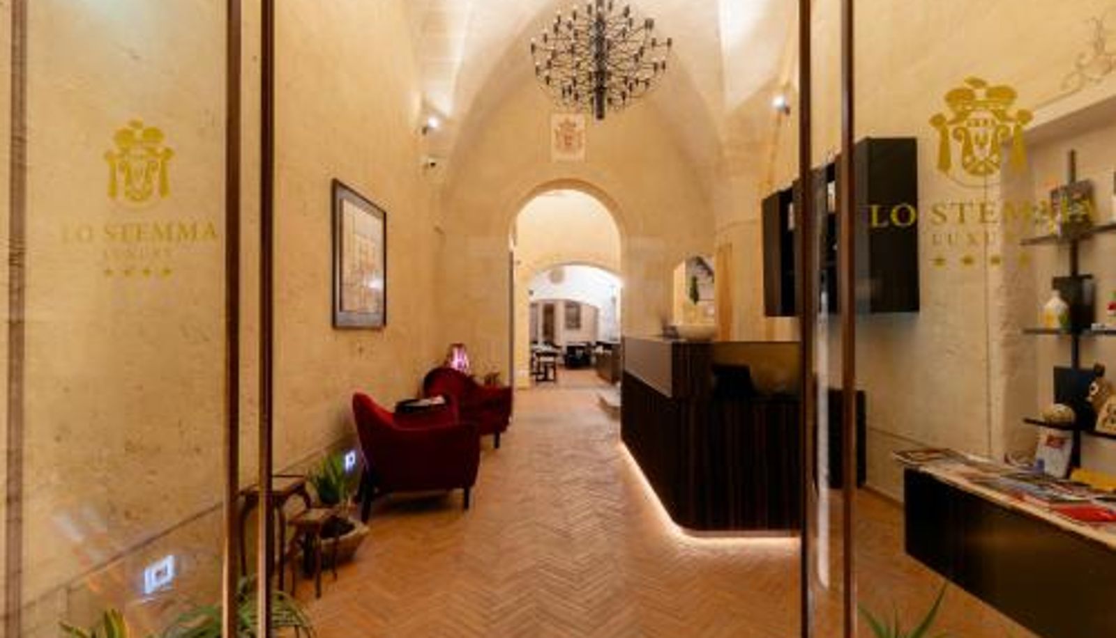 Rezeption - Lo Stemma Luxury Boutique Hotel