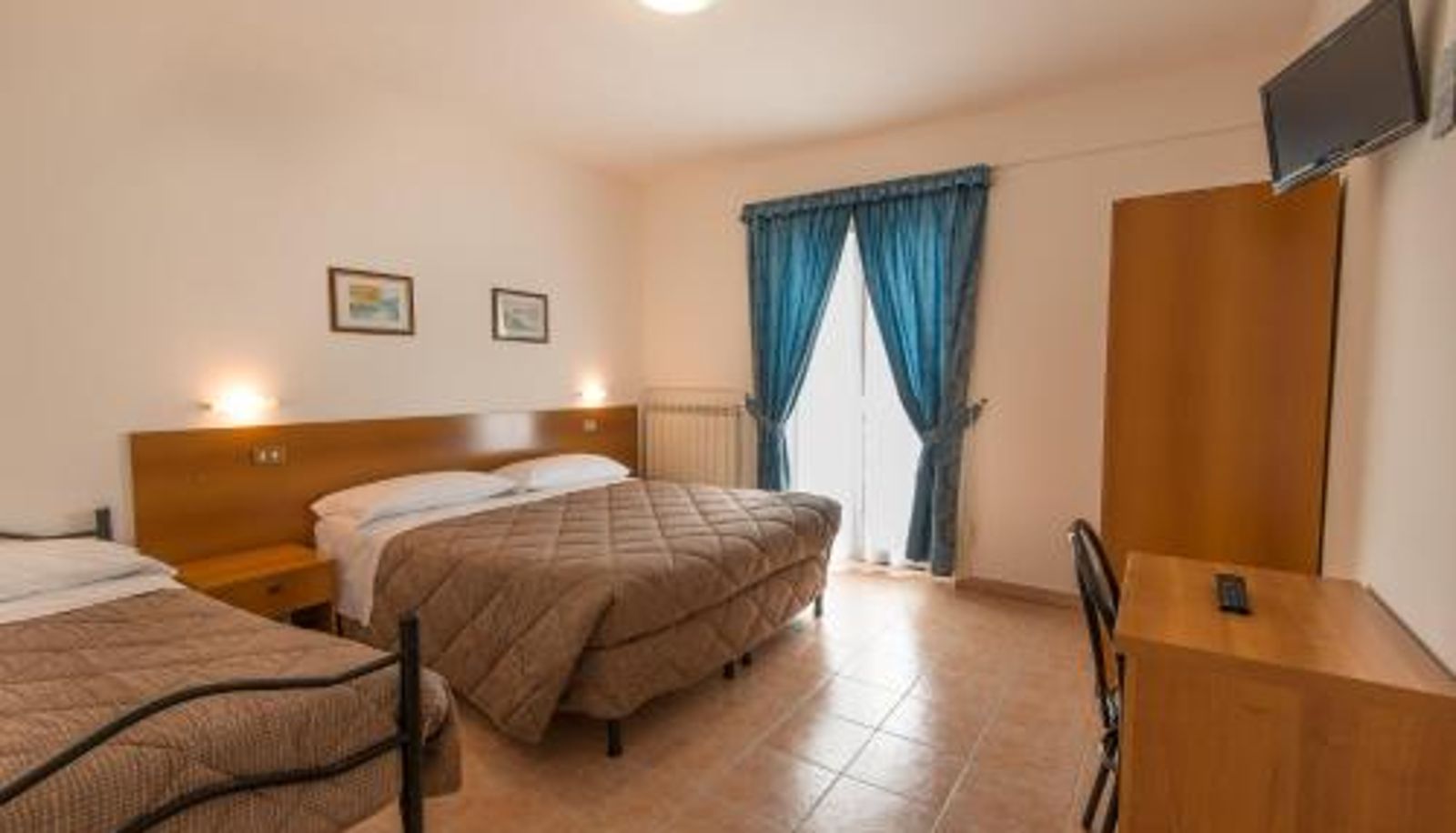 Pokój trzyosobowy - Albergo Della Corte