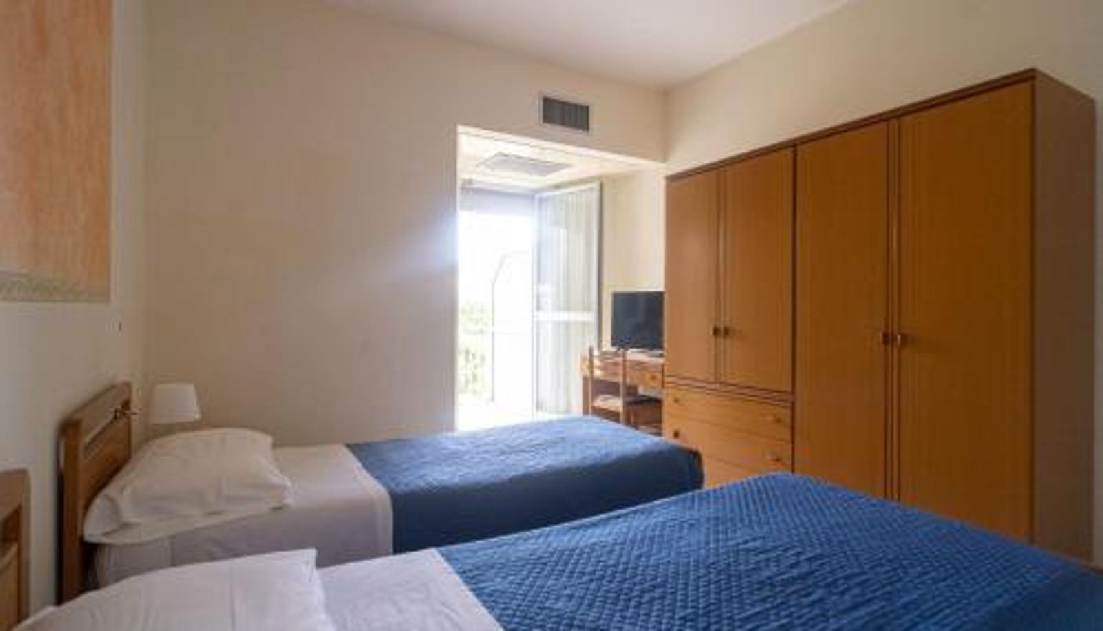 Zimmer - Hotel La Fonte a 300m uscita A14 Pescara Nord