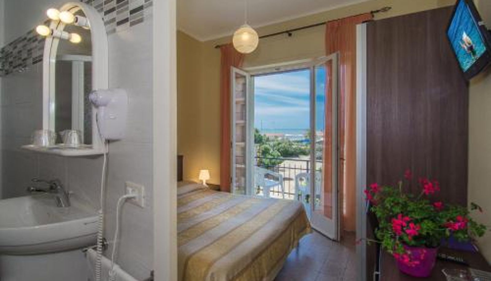 Zimmer - Hotel Montecarlo