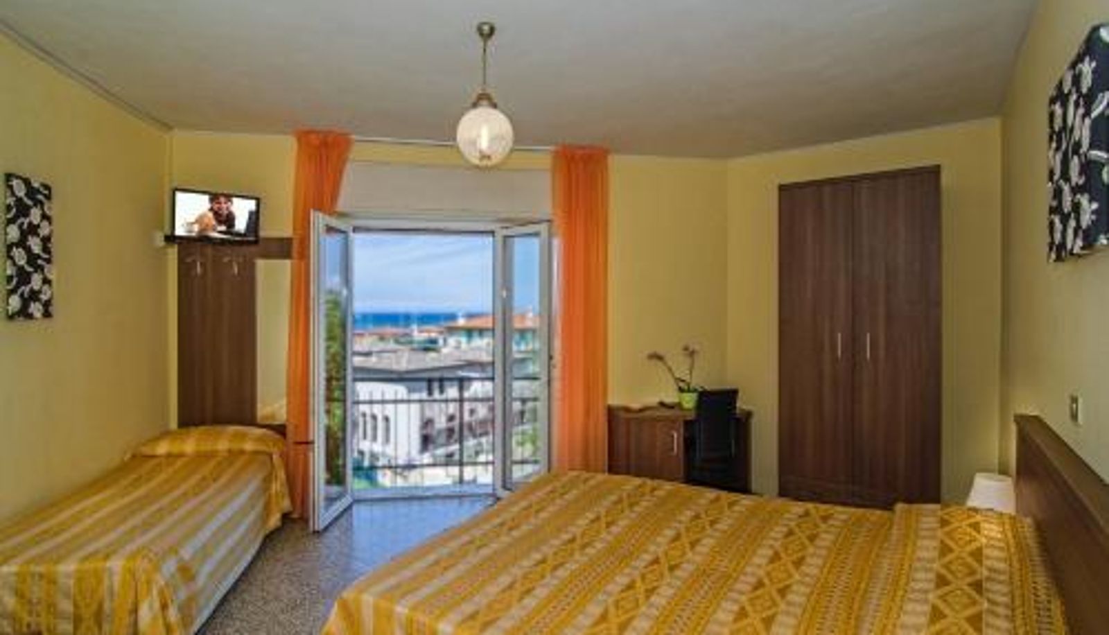 Dreibettzimmer - Hotel Montecarlo