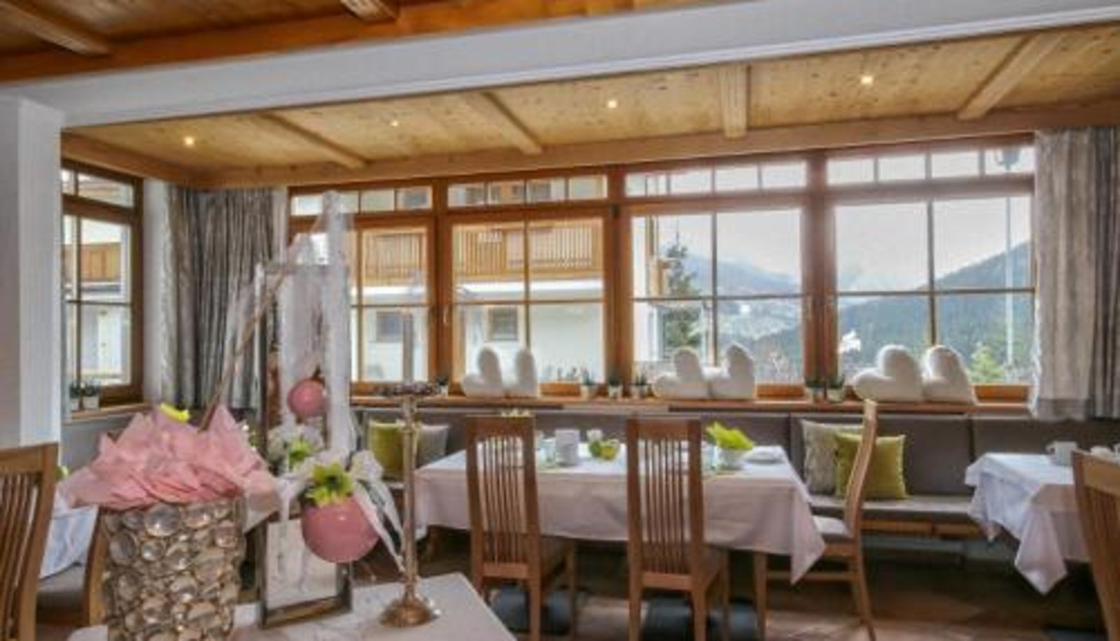 Frühstücksraum innerhalb des Restaurants - Ciasa Montanara