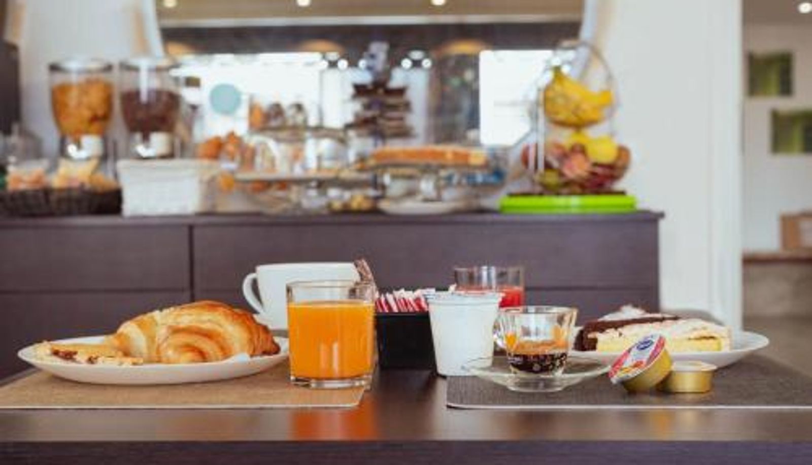 Frühstücksraum innerhalb des Restaurants - Hotel Cesirja
