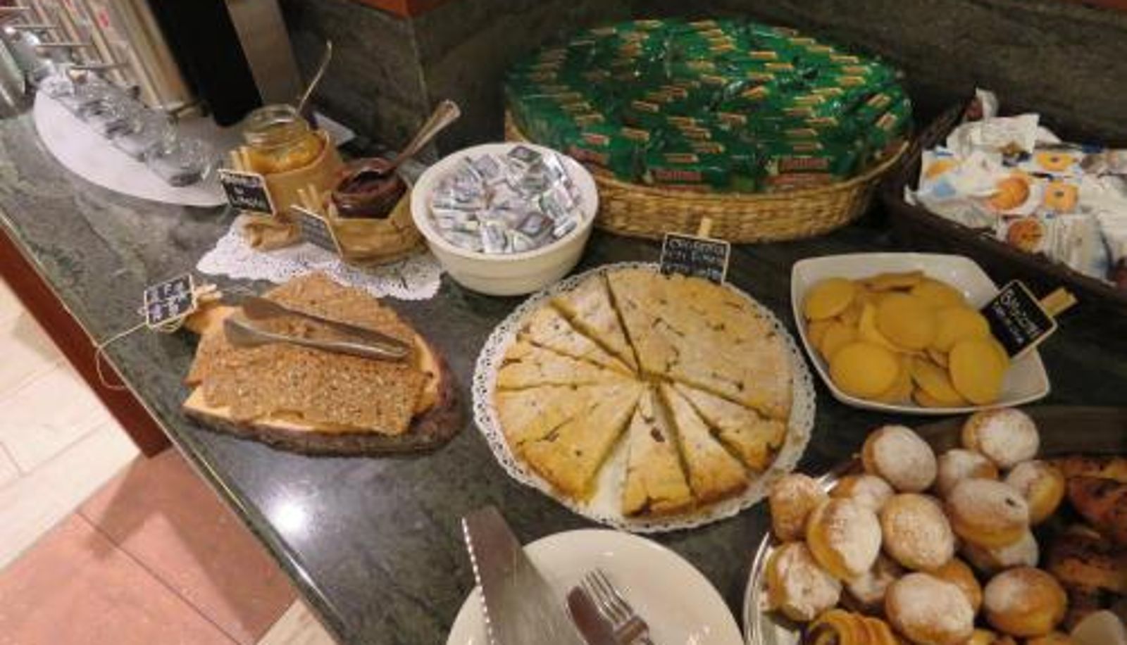 Sala de desayunos dentro del restaurante - Hotel Italia