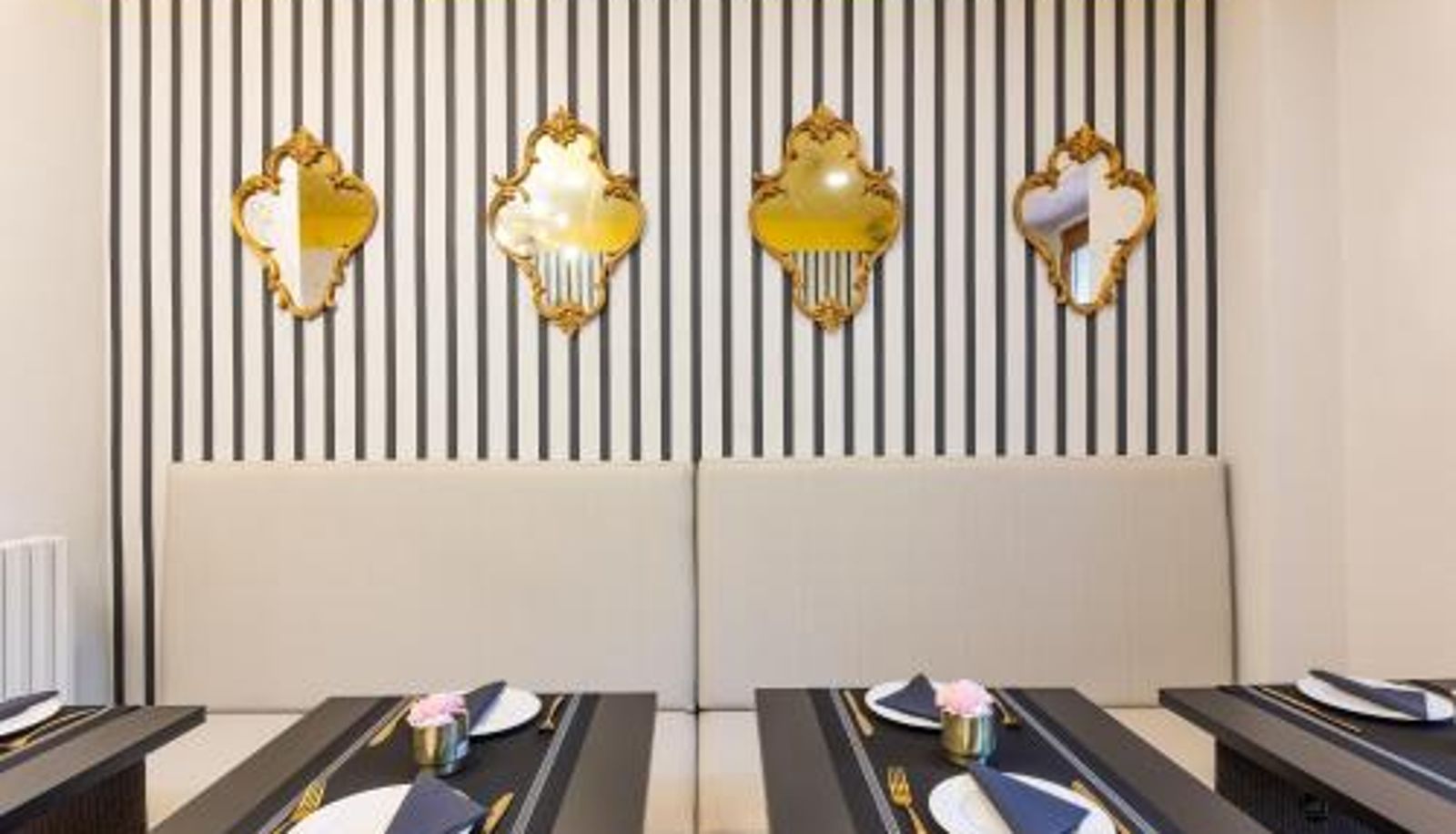 Salle de petit-déjeuner dans le restaurant - 3110 ArtHotel