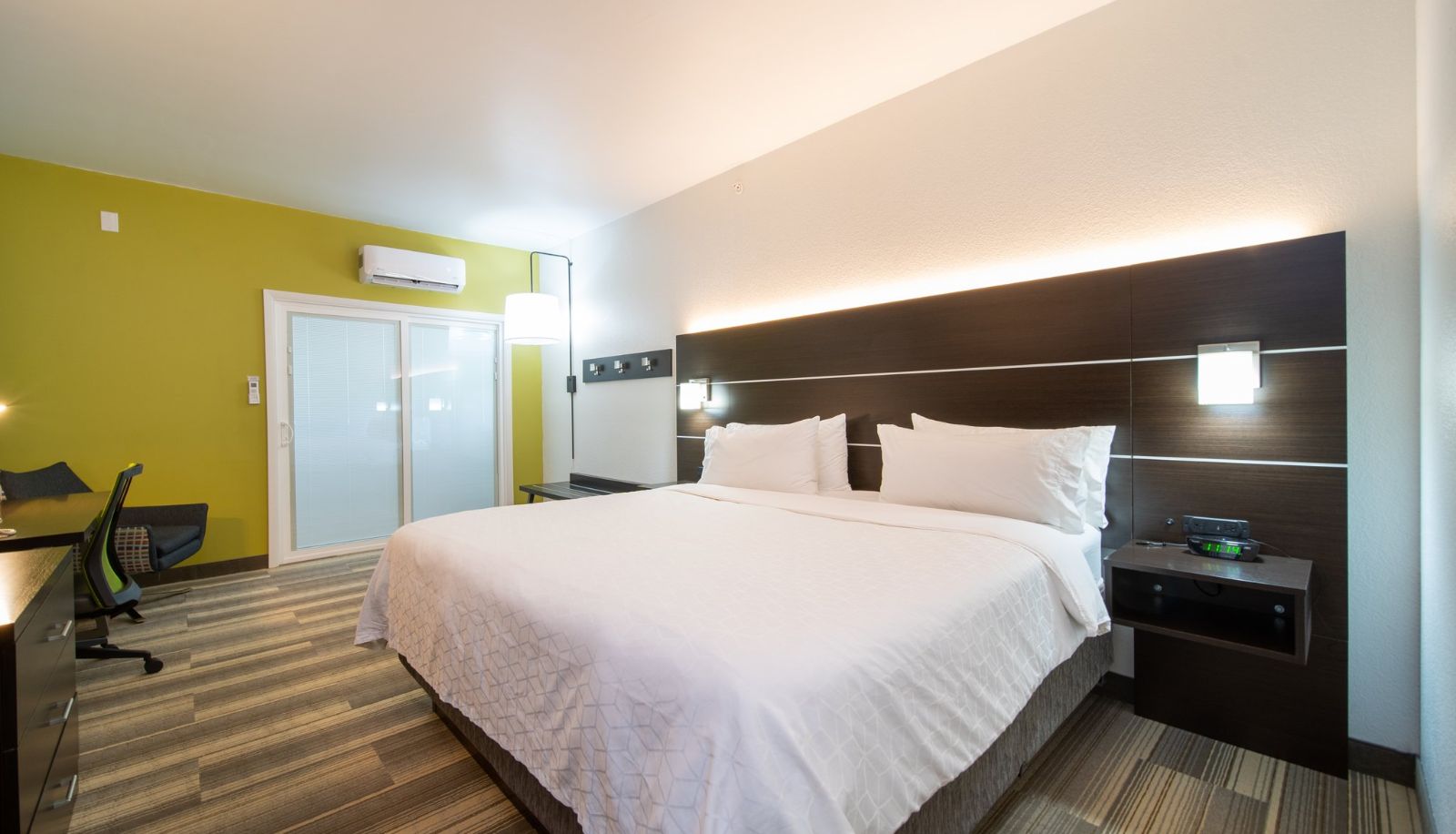 Zimmer - Holiday Inn Express & Suites BEDFORD by IHG