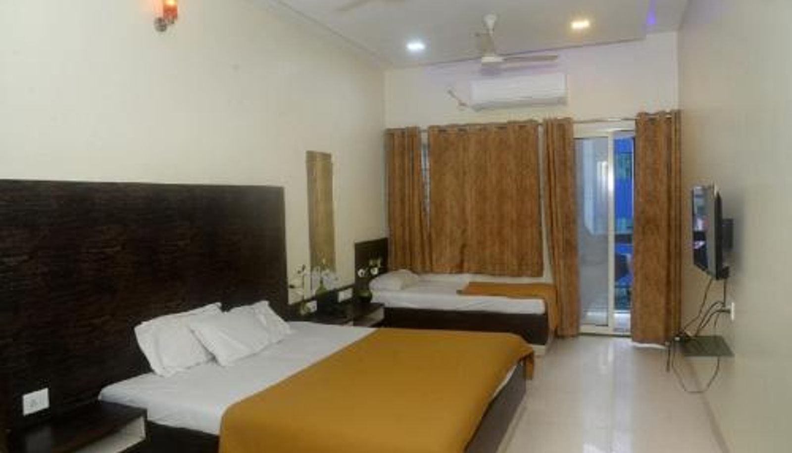 Familienzimmer - Hotel Radhika Pune
