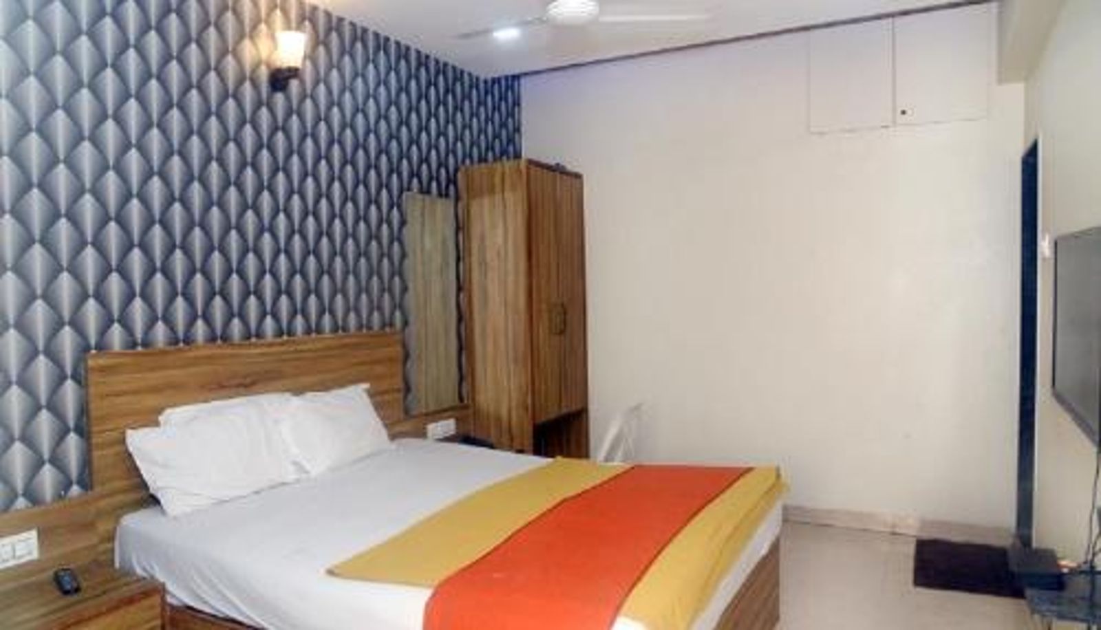 Zimmer - Hotel Radhika Pune