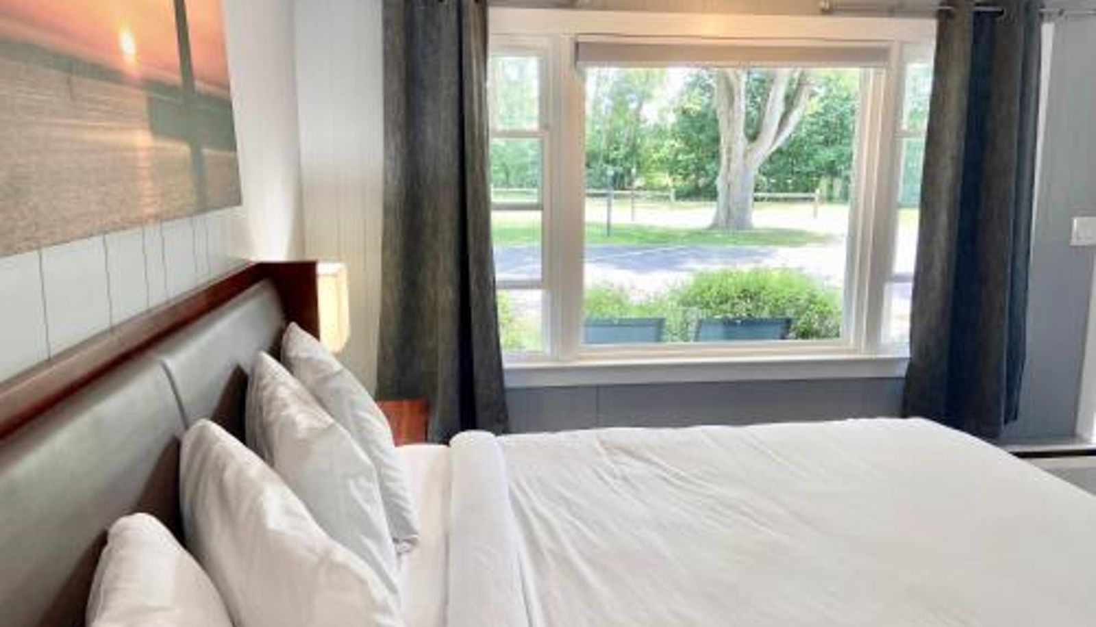 Info - Elk Rapids Lakeshore Inn