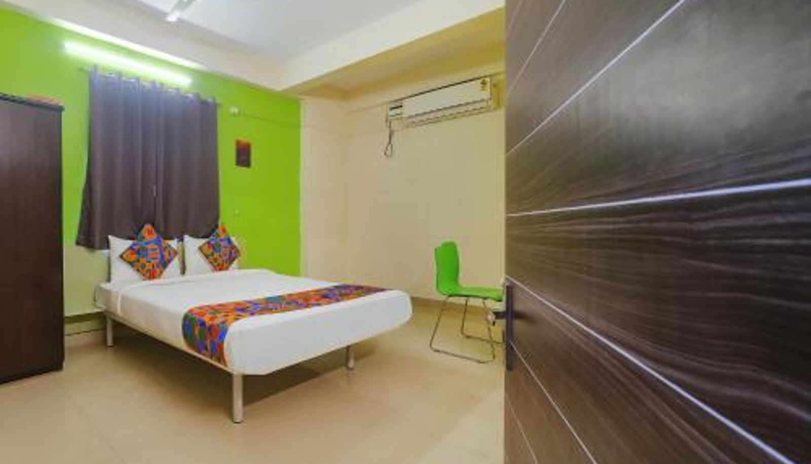 Room - HITEC City  Gachibowli Silpa Gram Craft Village FabHotel Broholic - Nr Biodiversity Complex