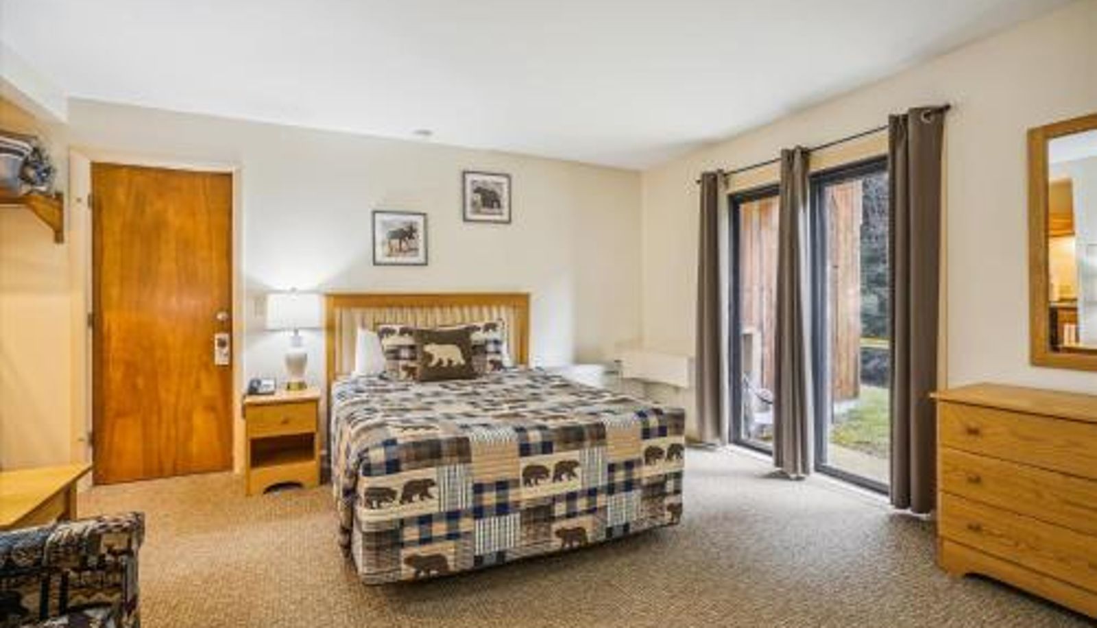 Suite - Cedarbrook Queen Studio 107