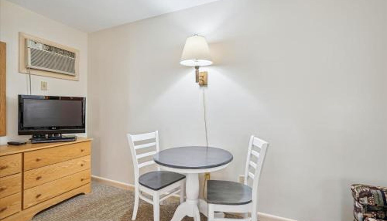 Suite - Cedarbrook Queen Studio 107