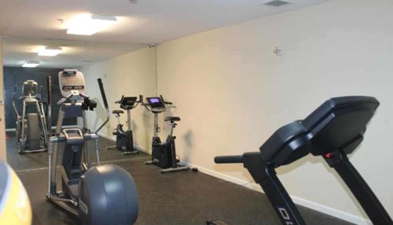 Wellness- und Fitnessbereich - Days Inn by Wyndham Budd Lake