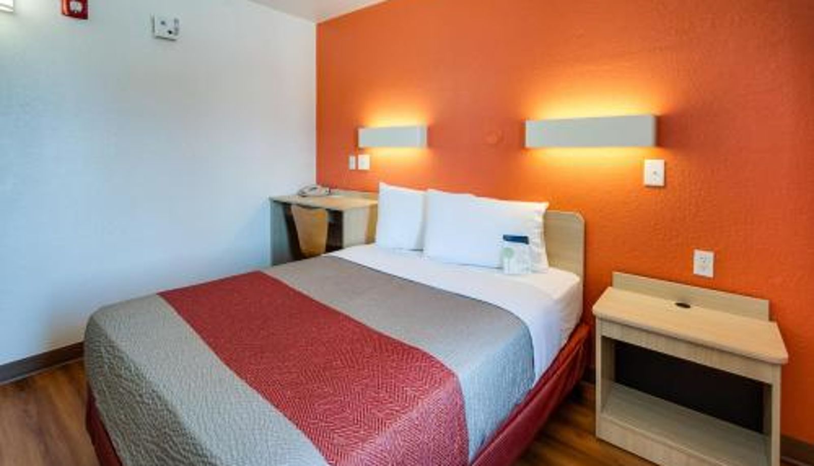Room - KS - Kansas City Southwest Motel 6-Lenexa
