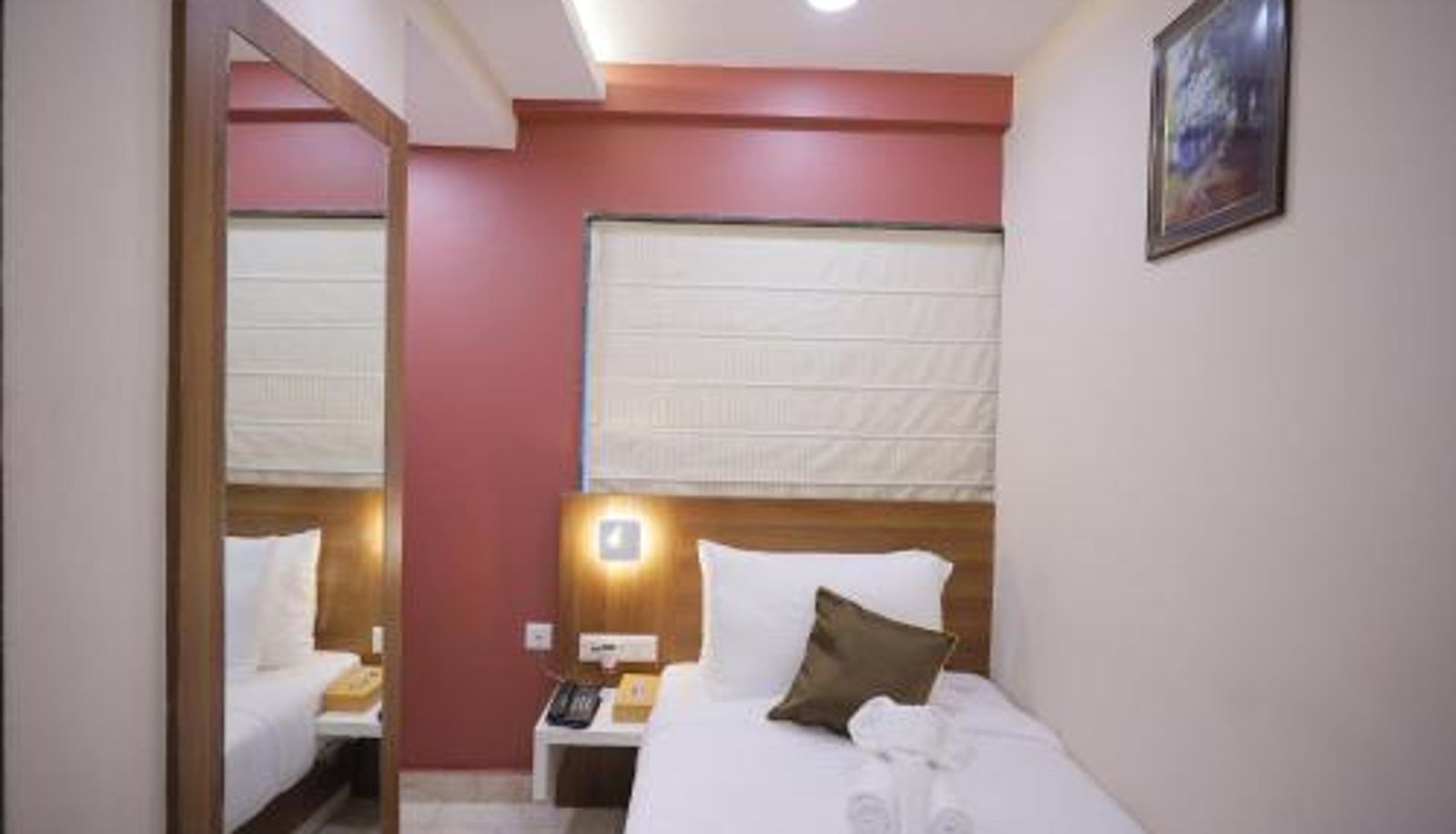 Informacje - The Avenue Hotel Ballygunge