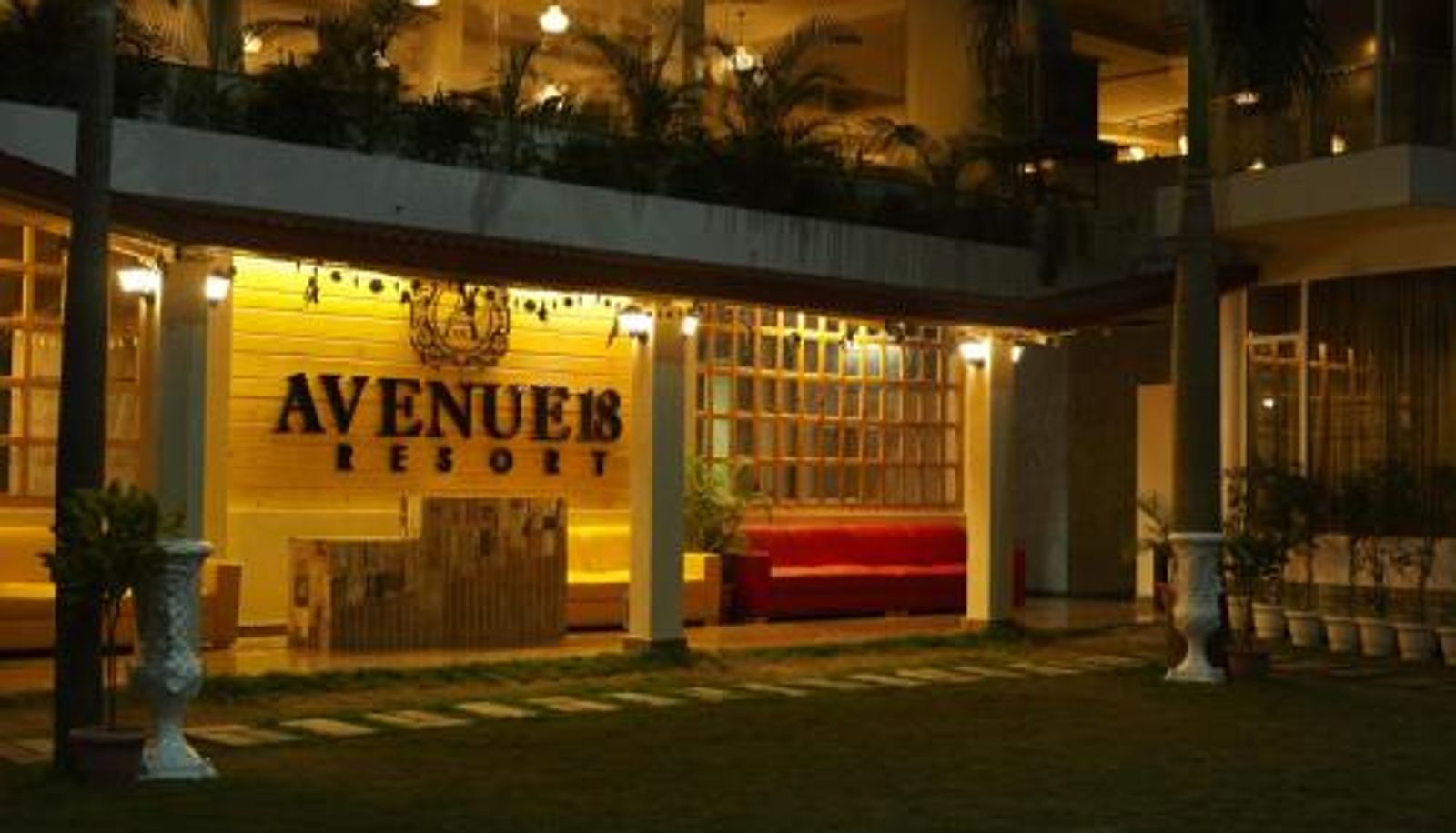 Info - Avenue 18 Resort