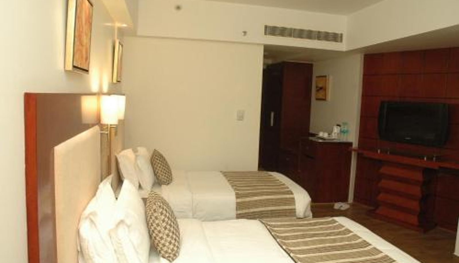 Room - Sarovar Portico Jaipur