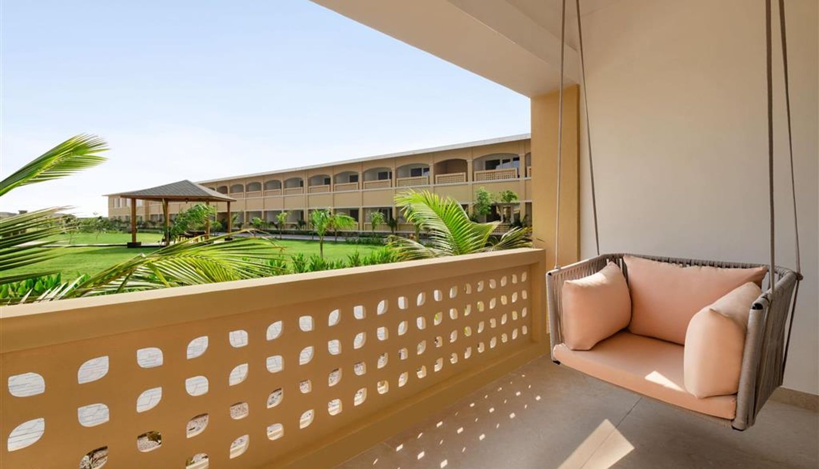 Pokój - Hawthorn Suites by Wyndham Dwarka
