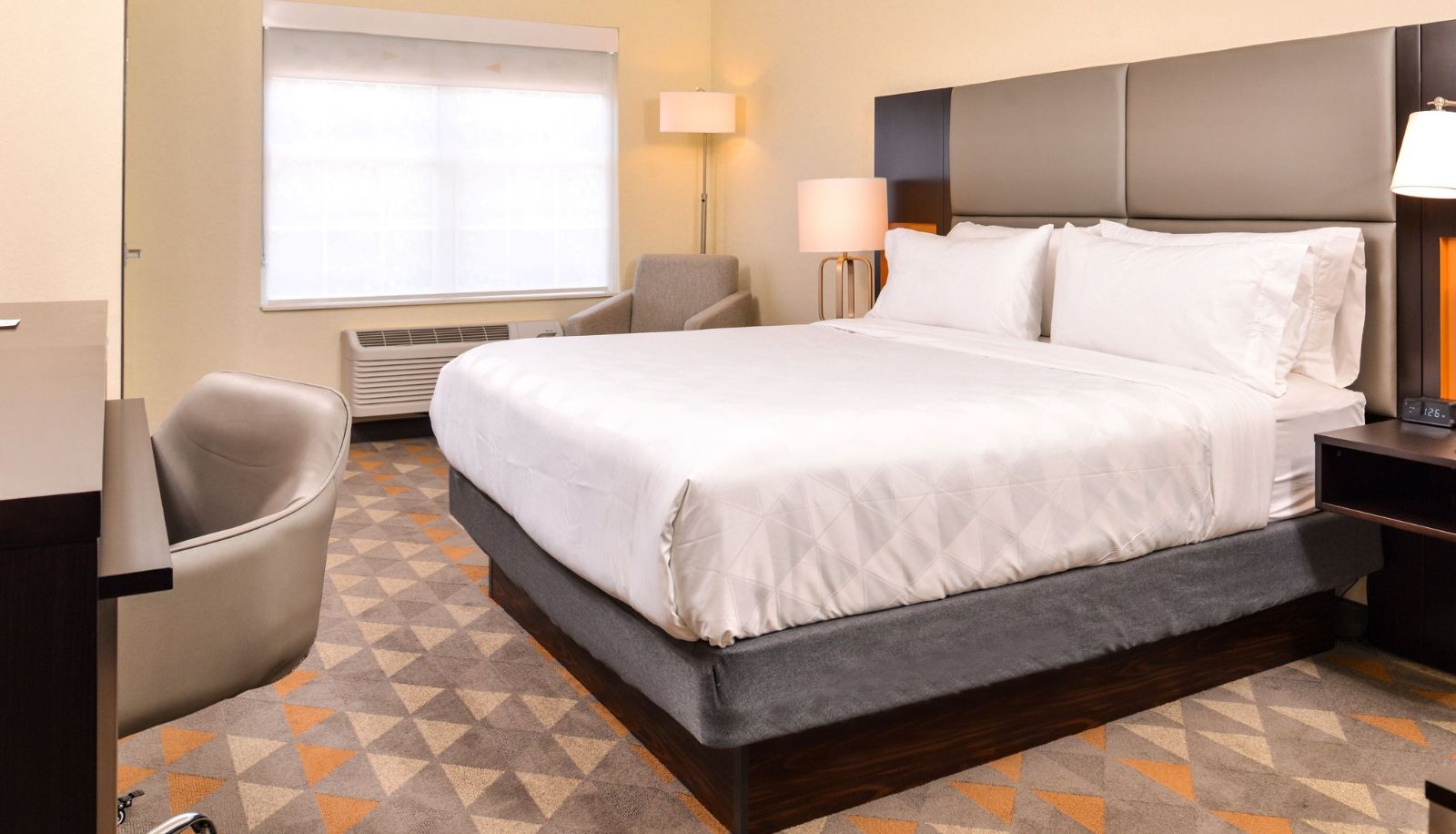 Zimmer - Holiday Inn & Suites DALLAS-ADDISON by IHG