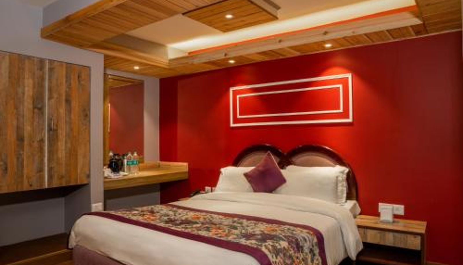 Info - Mount Conifer Suites & Spa