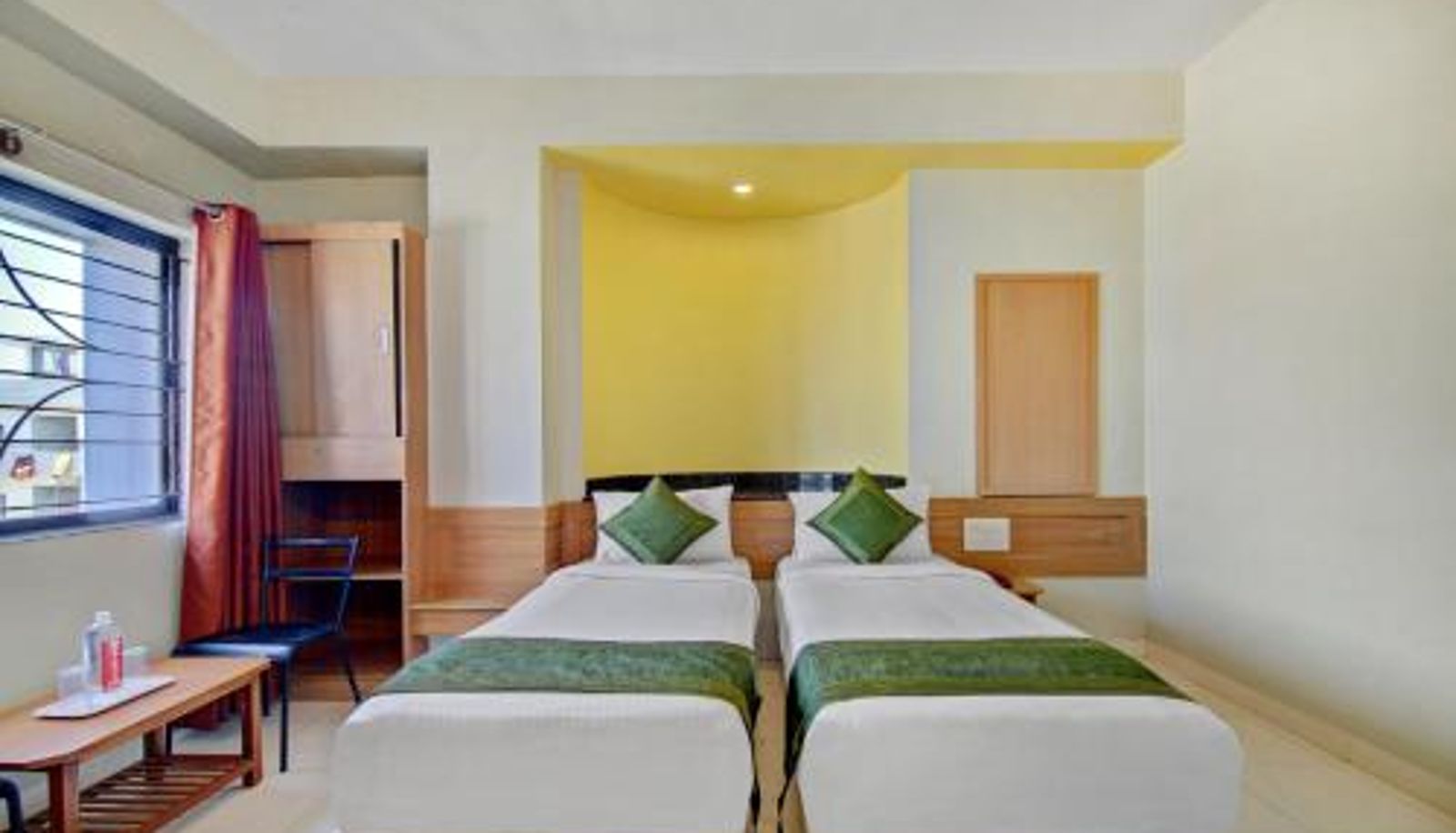 Zimmer - 10 Min From KSR Bengaluru City Junction Itsy Hotels KES Residency