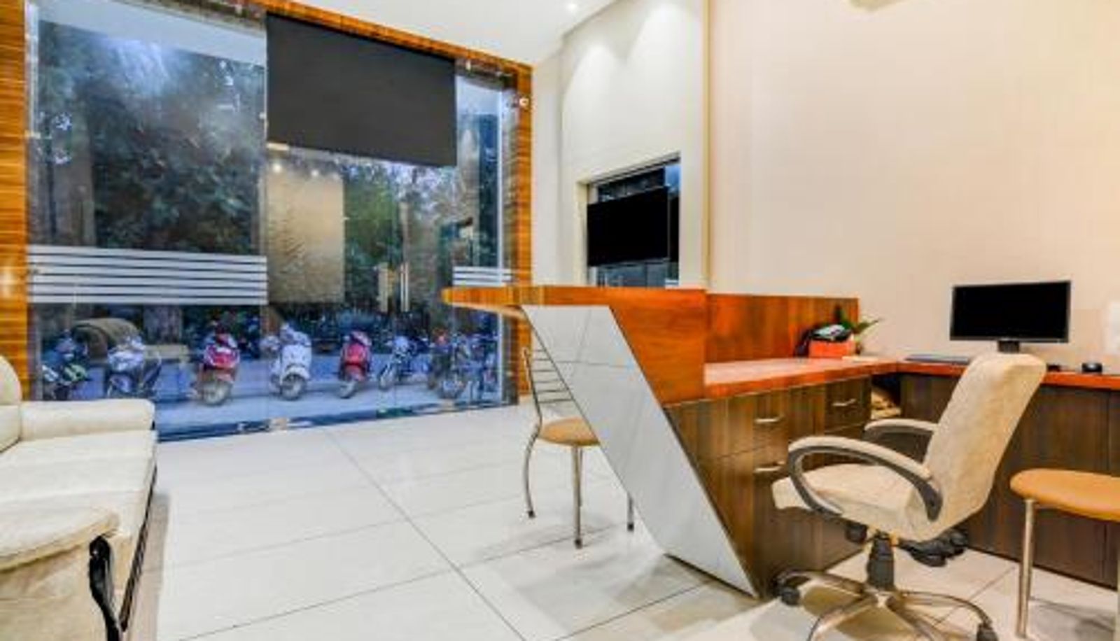 Reception - Itsy Hotels K K Residency Staywell