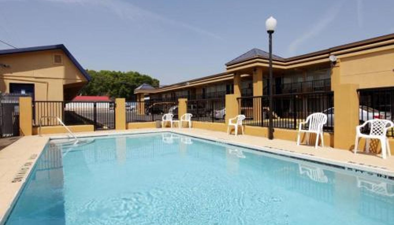 Pool - Americas Best Value Inn Alachua