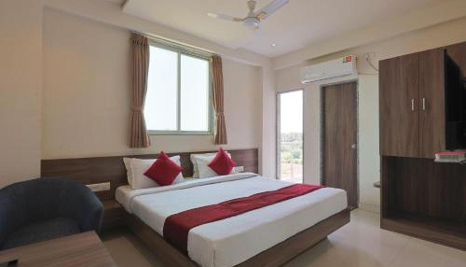 Room - Somnath The Castle Crown - Hotel Scintilla