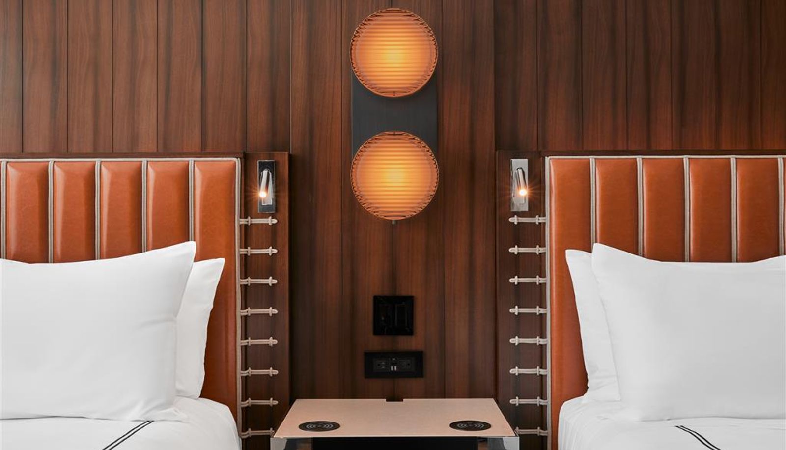 Habitación - The Godfrey Detroit Curio Collection by Hilton