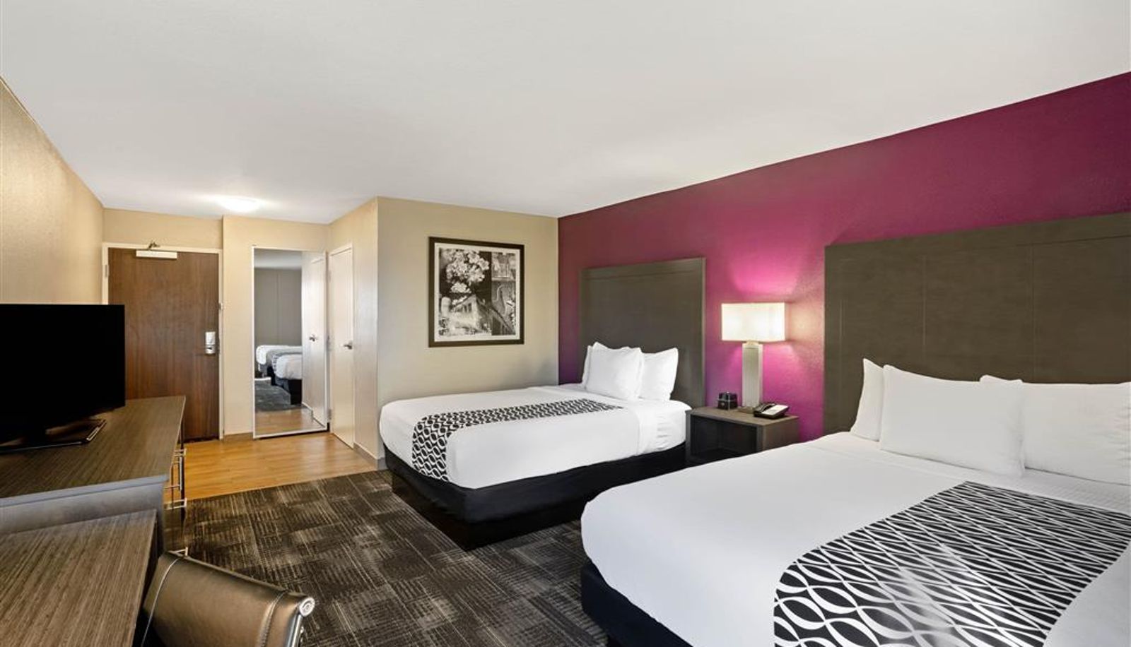 Zimmer - La Quinta Inn & Suites by Wyndham Columbus MS