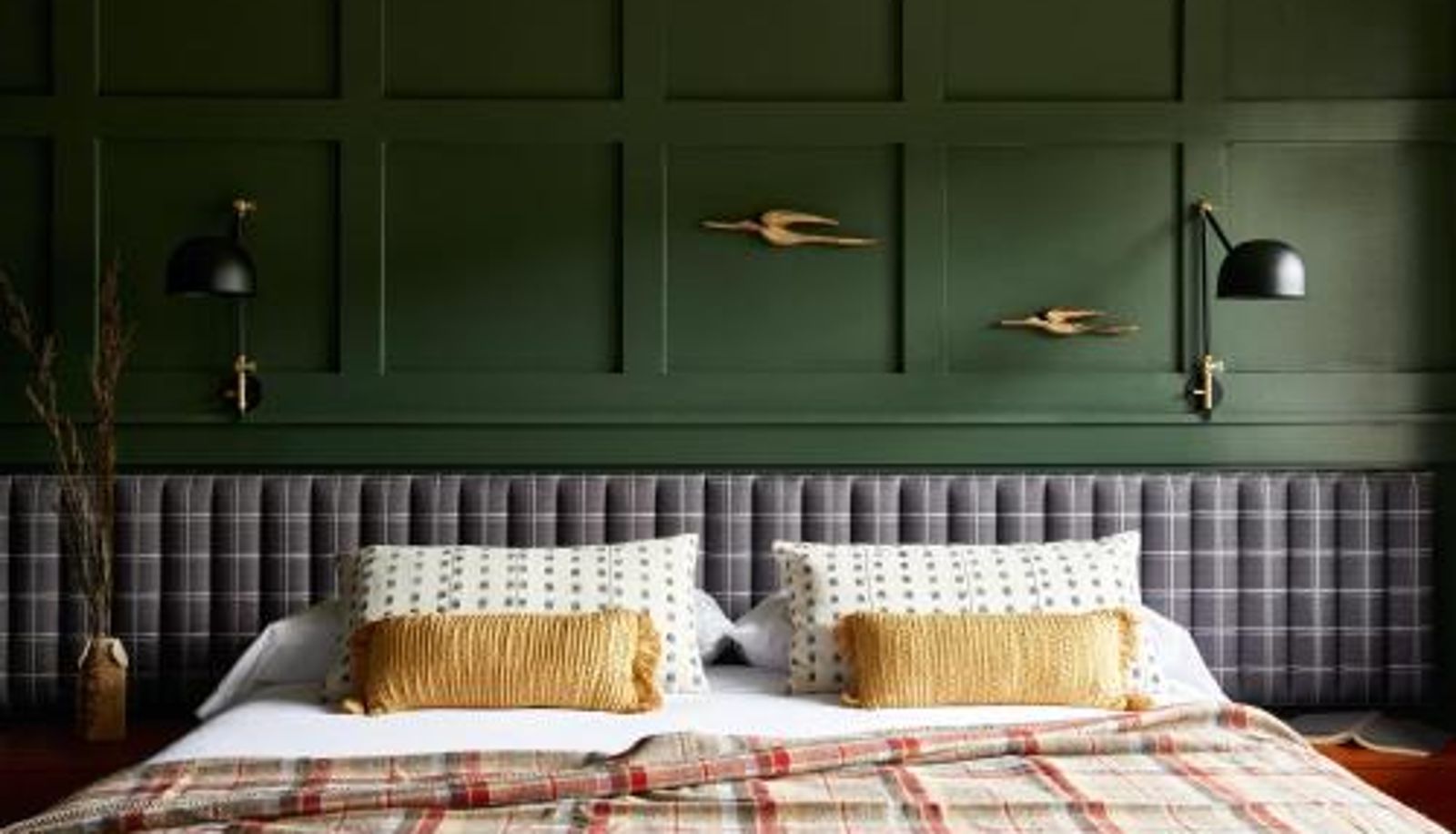 Suite - a Bluebird by Lark Hunter Lodge