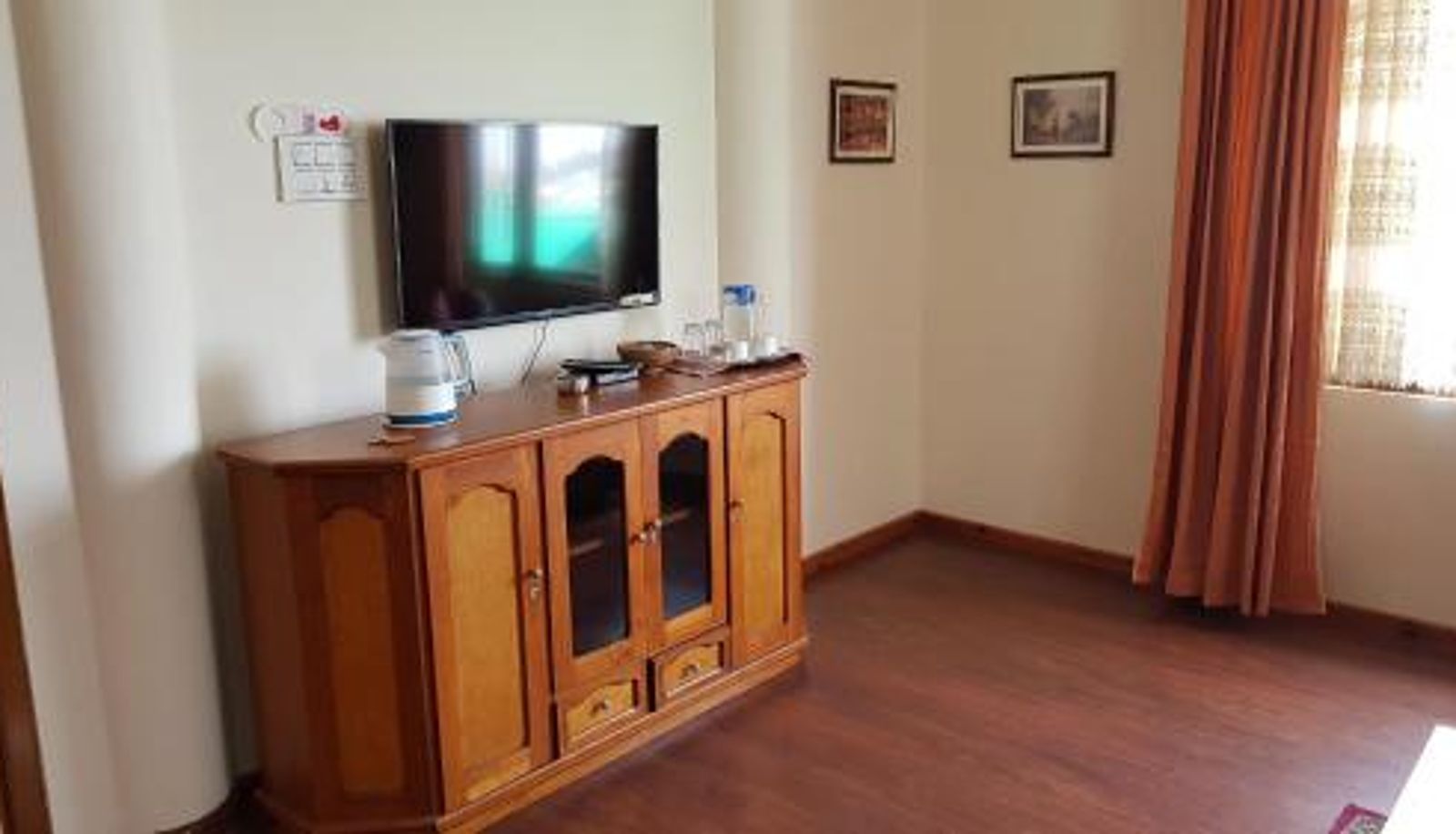 Room - Woodland Hill Stay