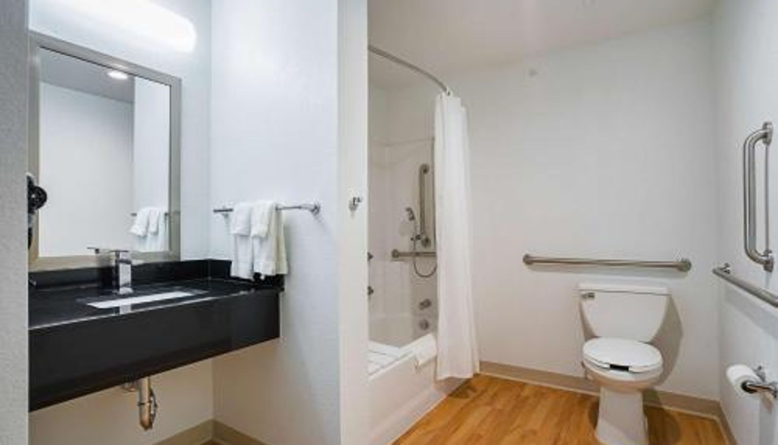 Bathroom - TX Studio 6-Buda