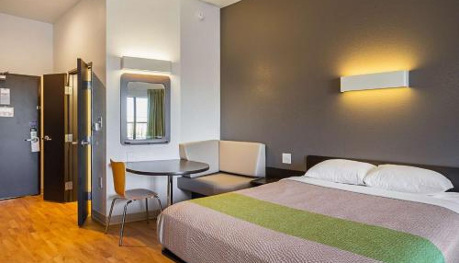 Zimmer - TX Studio 6-Buda