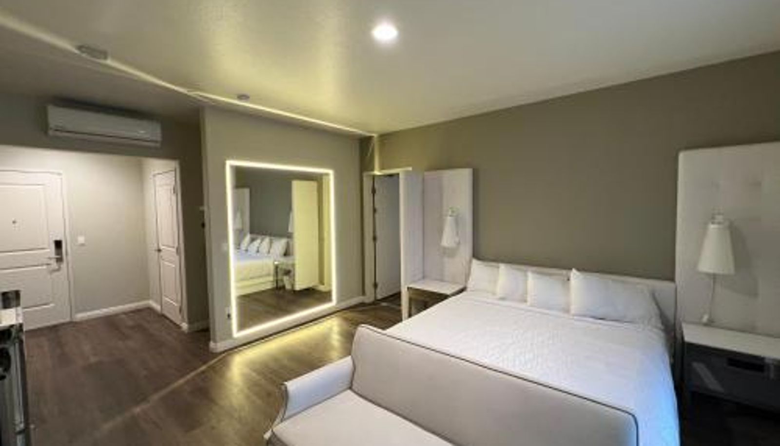 Camera - ASPIRE INN & SUITES Orange