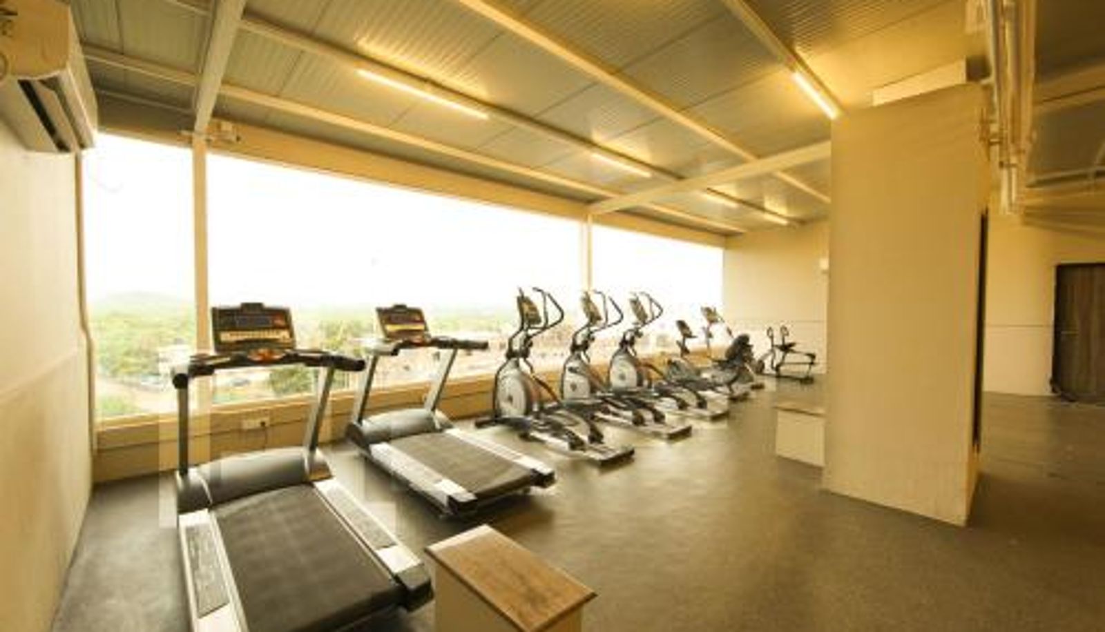 Wellness- und Fitnessbereich - Downtown Business Hotel